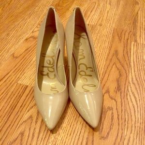 Brand new just bought, wore once to an interview!